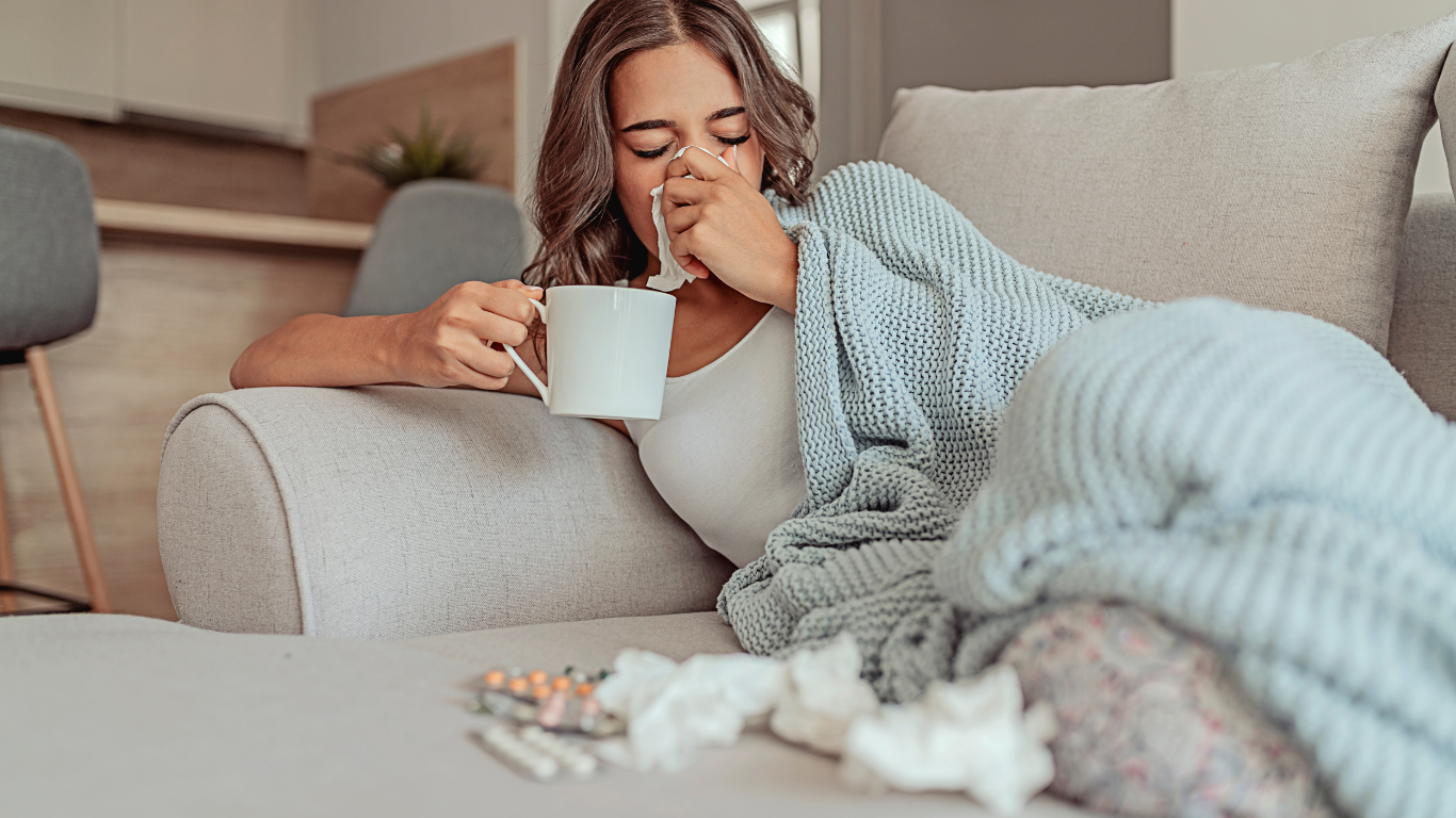 Donna con influenza
